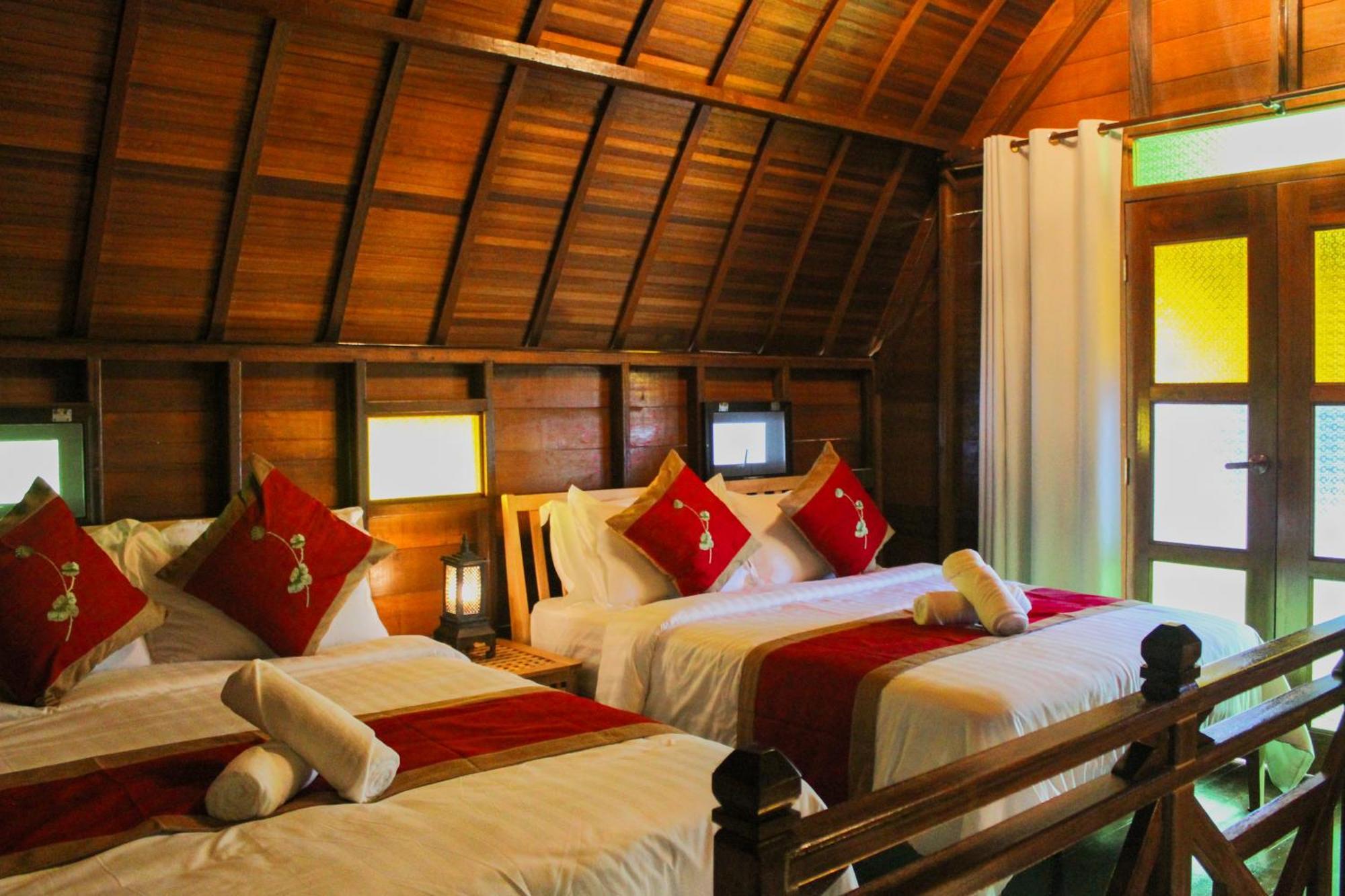 Golden Chenang Village Pantai Cenang  Exterior photo