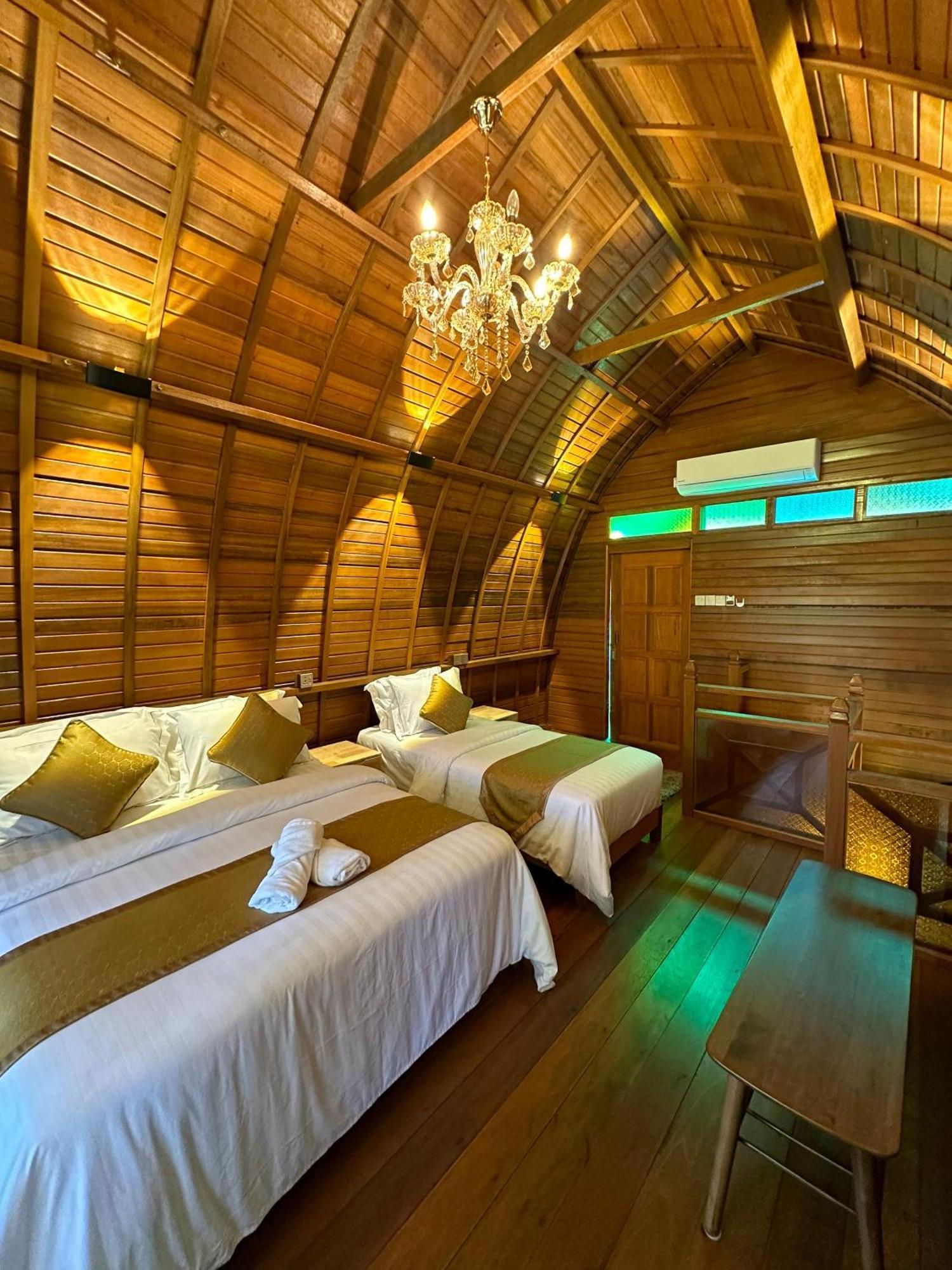 Golden Chenang Village Pantai Cenang  Exterior photo