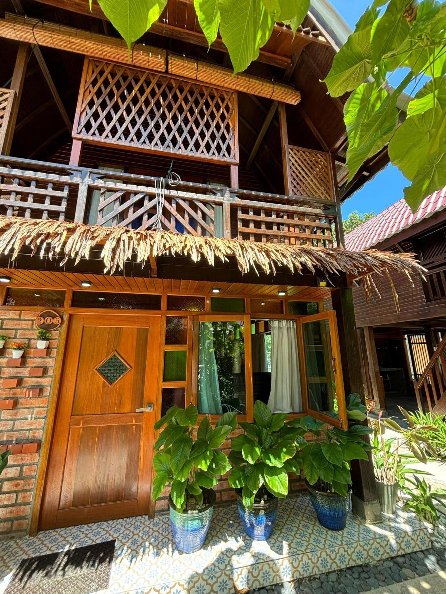 Golden Chenang Village Pantai Cenang  Exterior photo